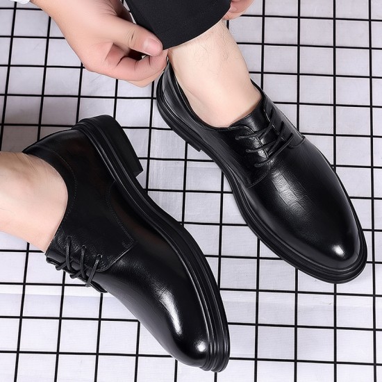 Men's business formal leather shoes, genuine leather pointed-toe, breathable, casual black soft sole, groom's wedding shoes.