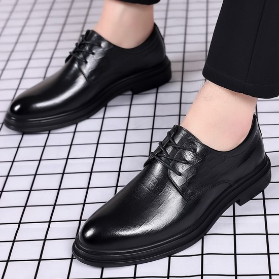 Men's business formal leather shoes, genuine leather pointed-toe, breathable, casual black soft sole, groom's wedding shoes.