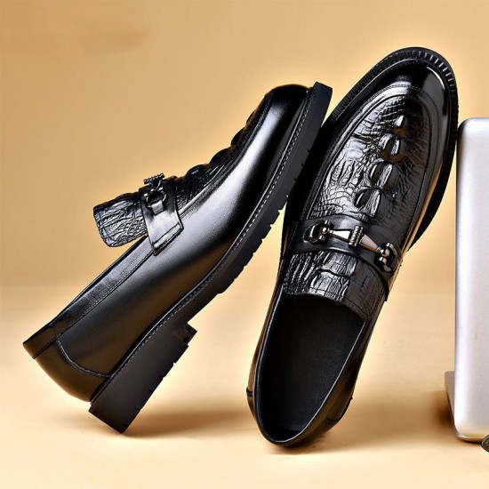 2025 Spring new men's leather shoes, genuine leather business formal thick-soled casual shoes, slip-on driving loafers.