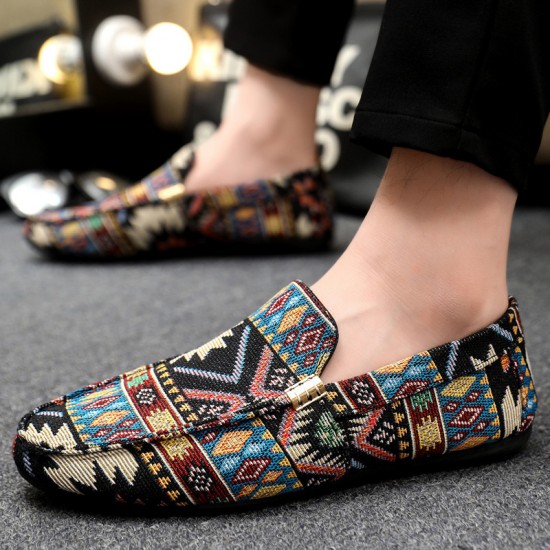 Summer breathable loafers, men's slip-on casual soft-soled cloth shoes, trendy and versatile for young men, foreign trade.
