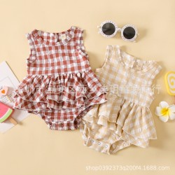 Cross-border autumn and winter children's clothing: Brown newborn baby pullover, long-sleeved triangle romper with animal print.